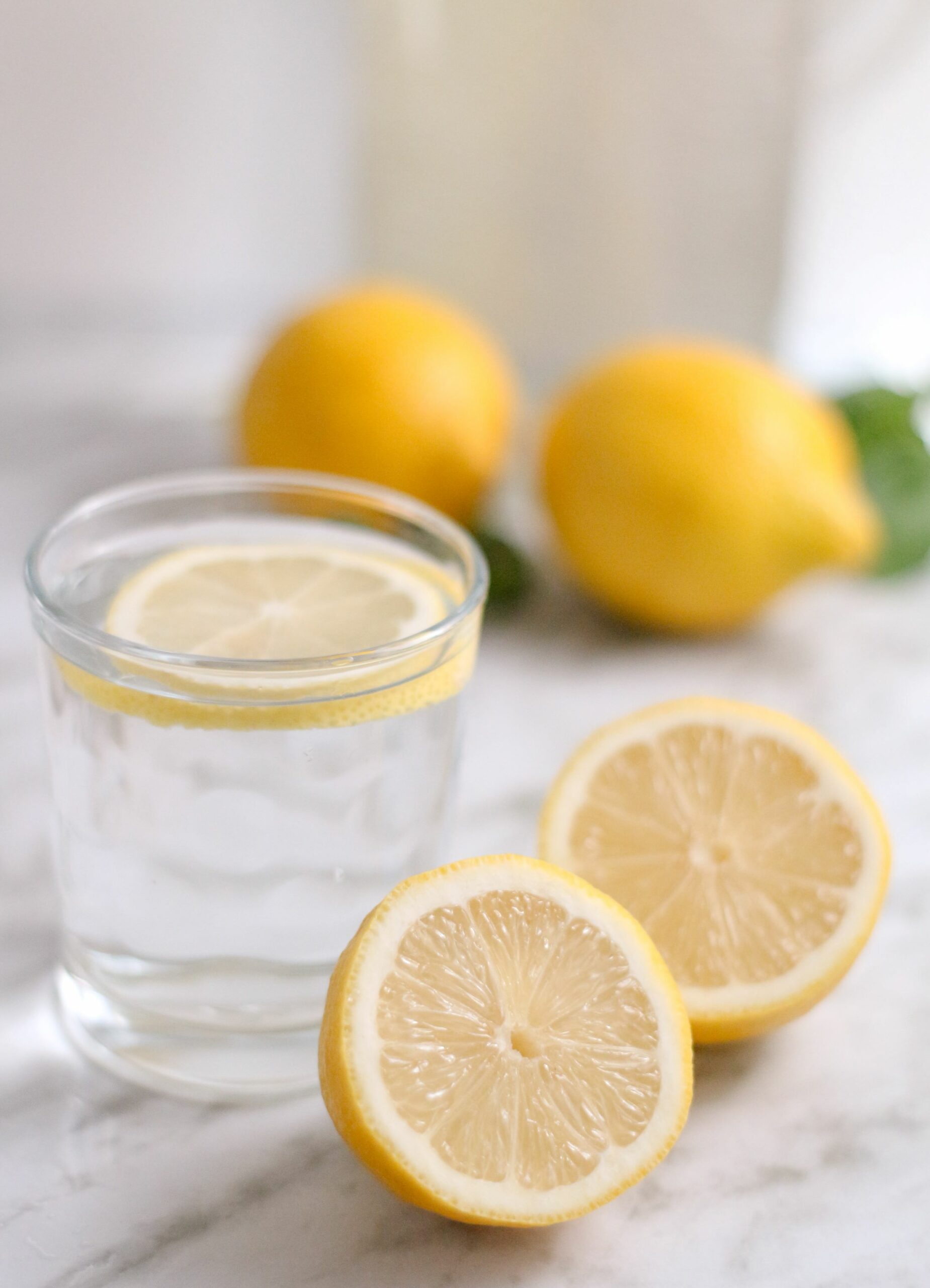 An image of the fat burning drink lemon water.