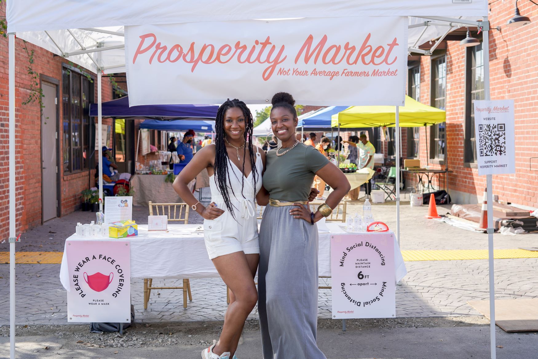 An image of the two founders of Prosperity Market.