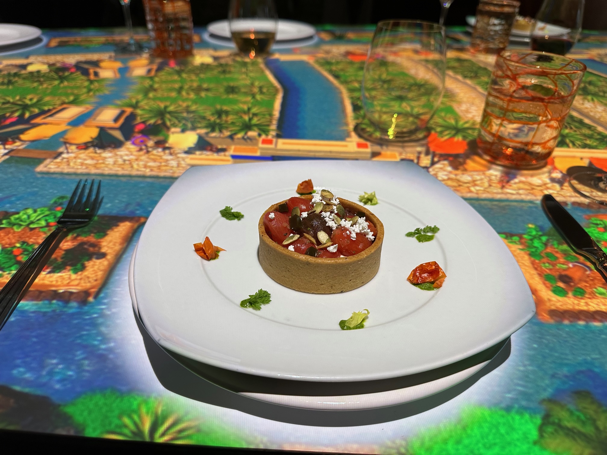 An image of the table during the visual spectacle, Le Petit Chef.