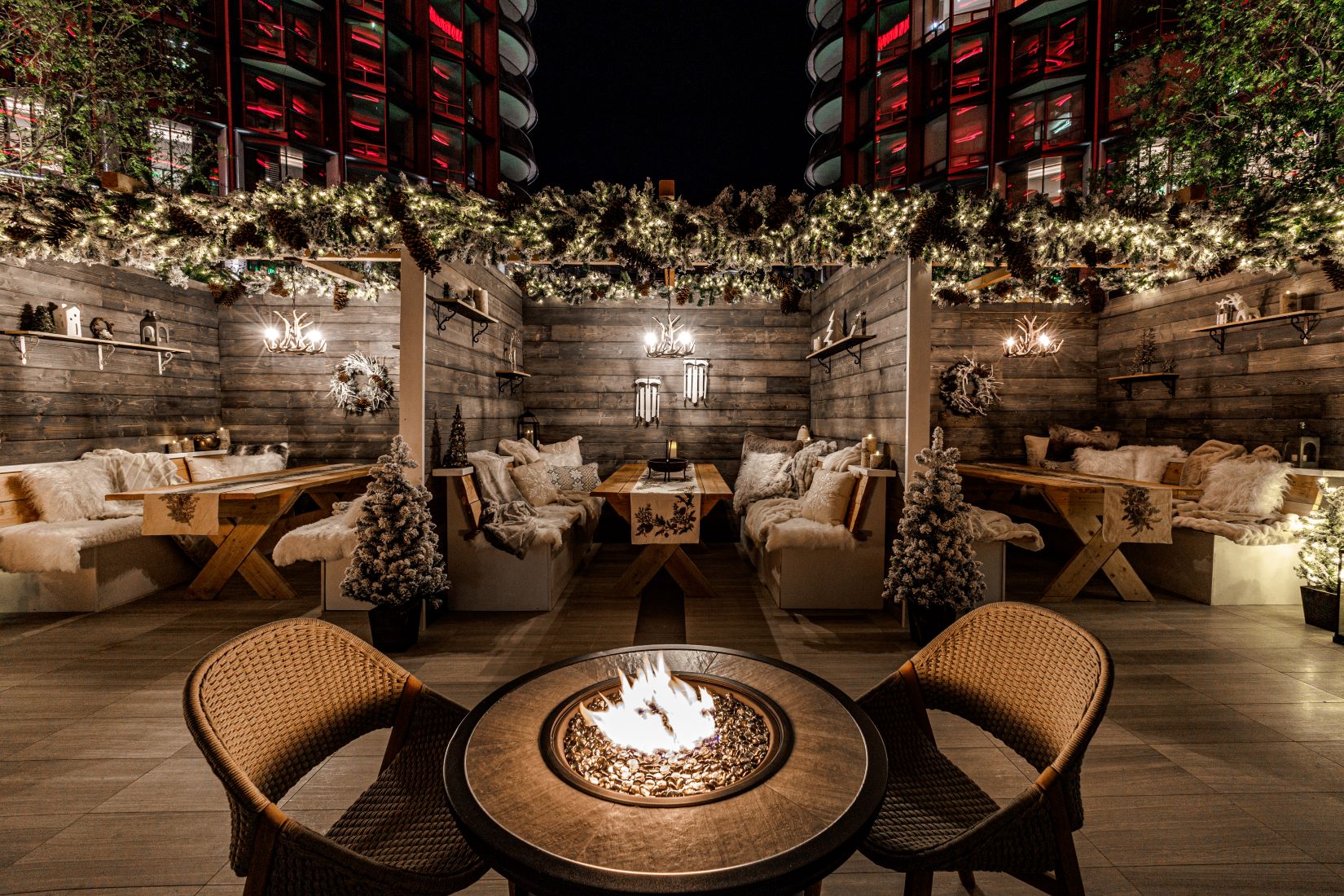 An image of the Après-Ski dining experience at the Fairmont Century Plaza.