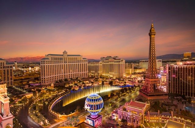 An image of Las Vegas, the city hosting the Chiefs 49ers Super Bowl.