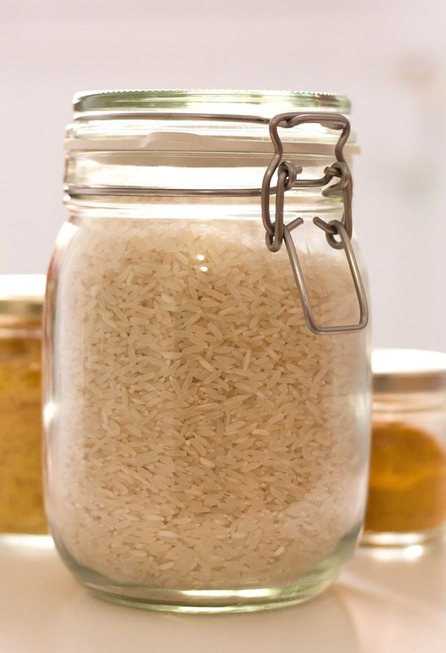 An image of a jar of rice.