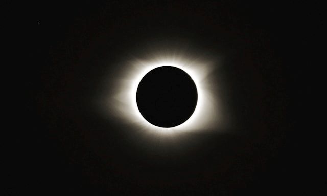 An image of the total solar eclipse from 2017. 
