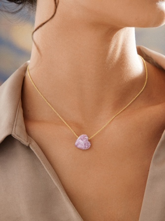 An image of a BaubleBar necklace.