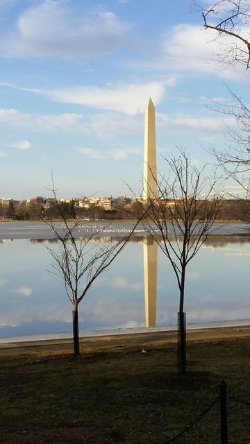 An image of the Washington Monument and the Potomac River in DC.