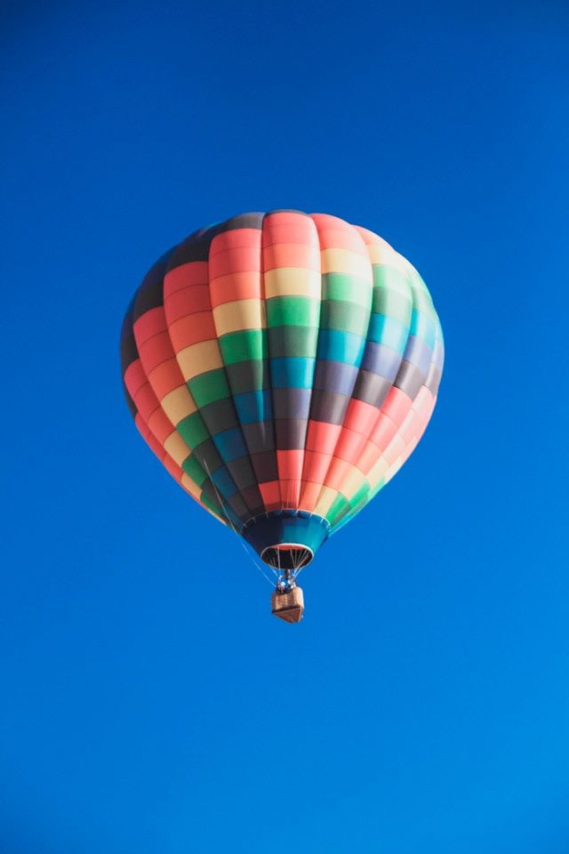 An image of a hot air balloon.