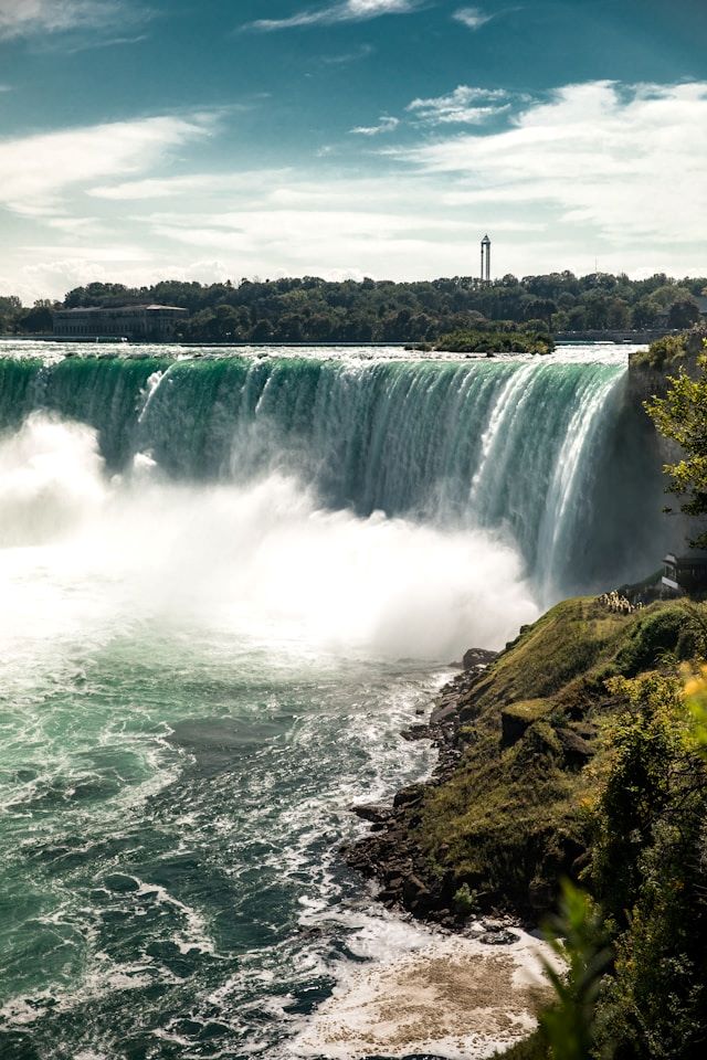 An image of one of the 10 best honeymoon destinations in USA Niagara Falls.
