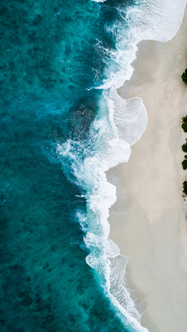 An image of the ocean and beach.