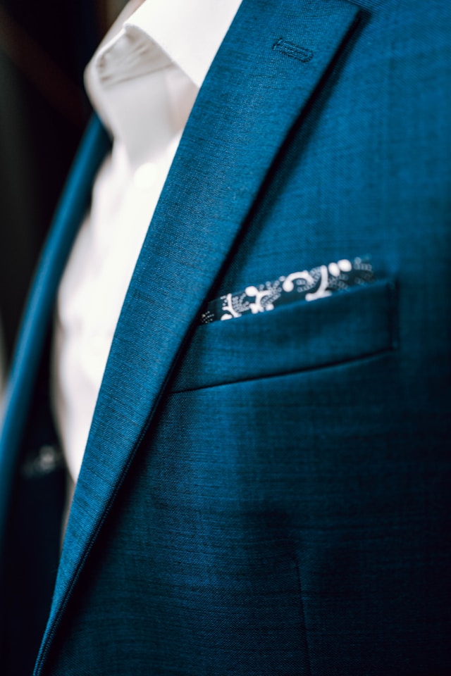 An image of a suit jacket.