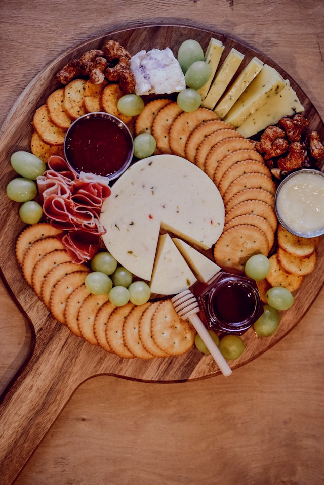 An image of picnic food ideas, a charcuterie board.