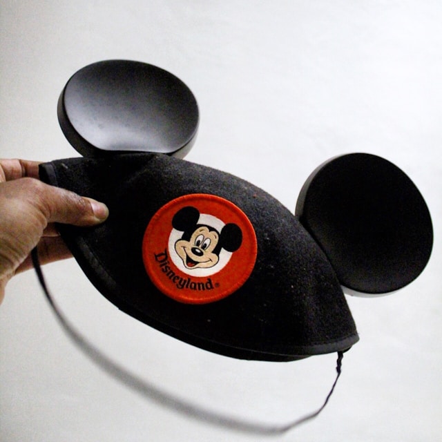 An image of Mickey Mouse ears to wear at one of the best amusement parks in the US.