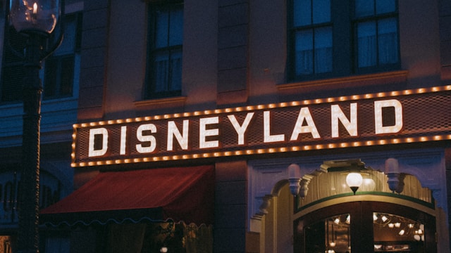 An image of a sign for Disneyland - arguably one of the best amusement parks in the US.