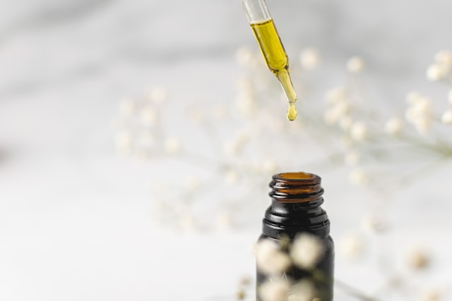 An image of a CBD oil dropper.