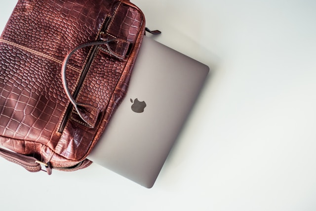 An image of a leather briefcase.