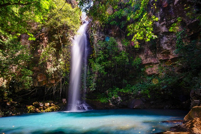 An image of a waterfall in Costa Rica.