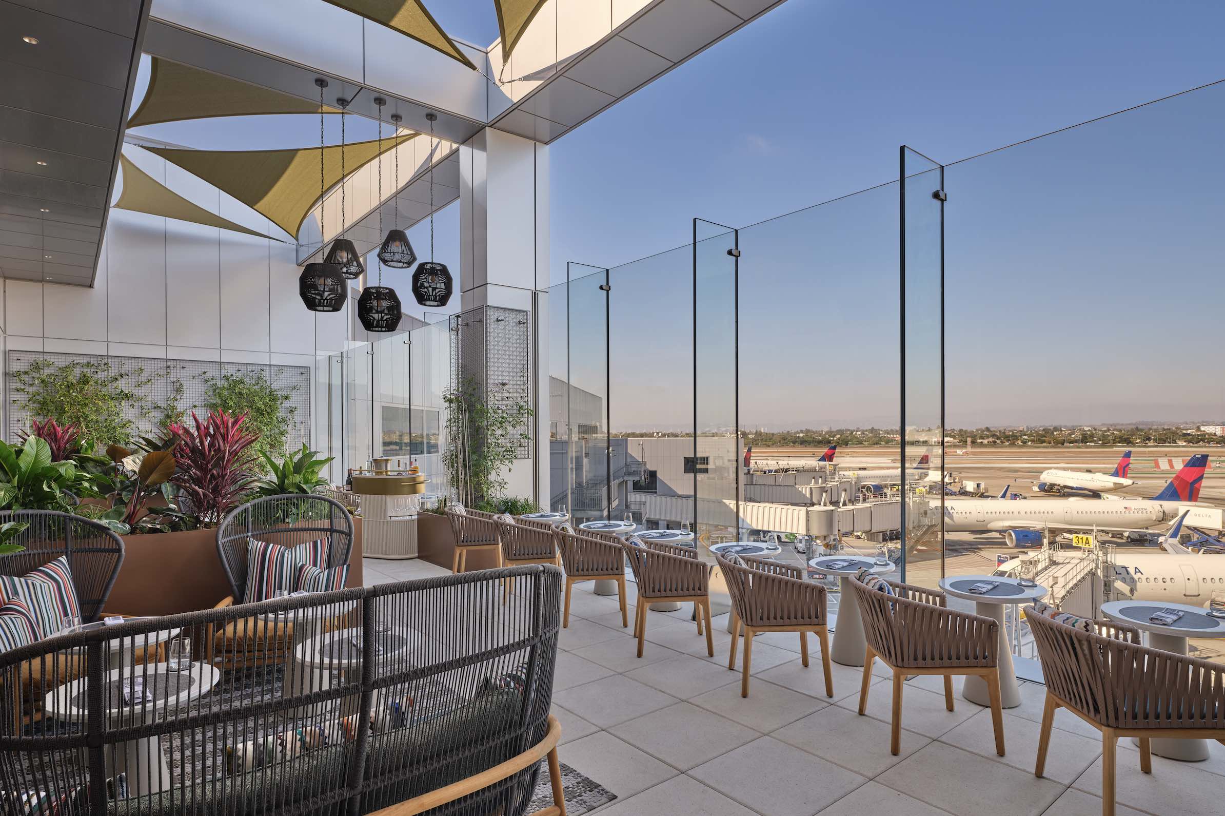 An image of the terrace at the all-new Delta One Lounge.