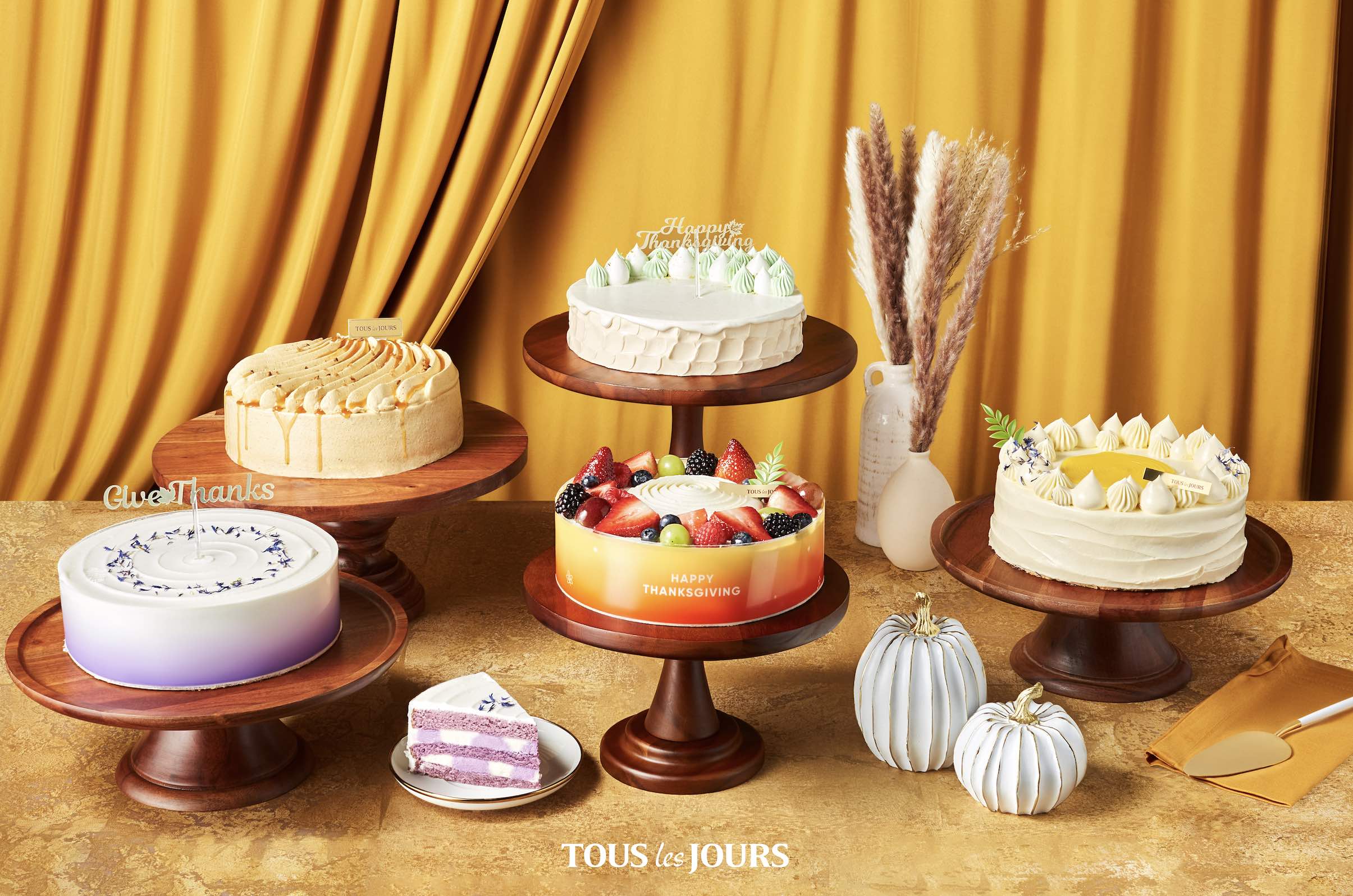 An image of the happy Thanksgiving dessert spread at Tous les Jours.