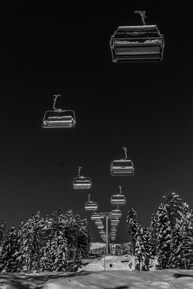 An image of a snowy ski lift.