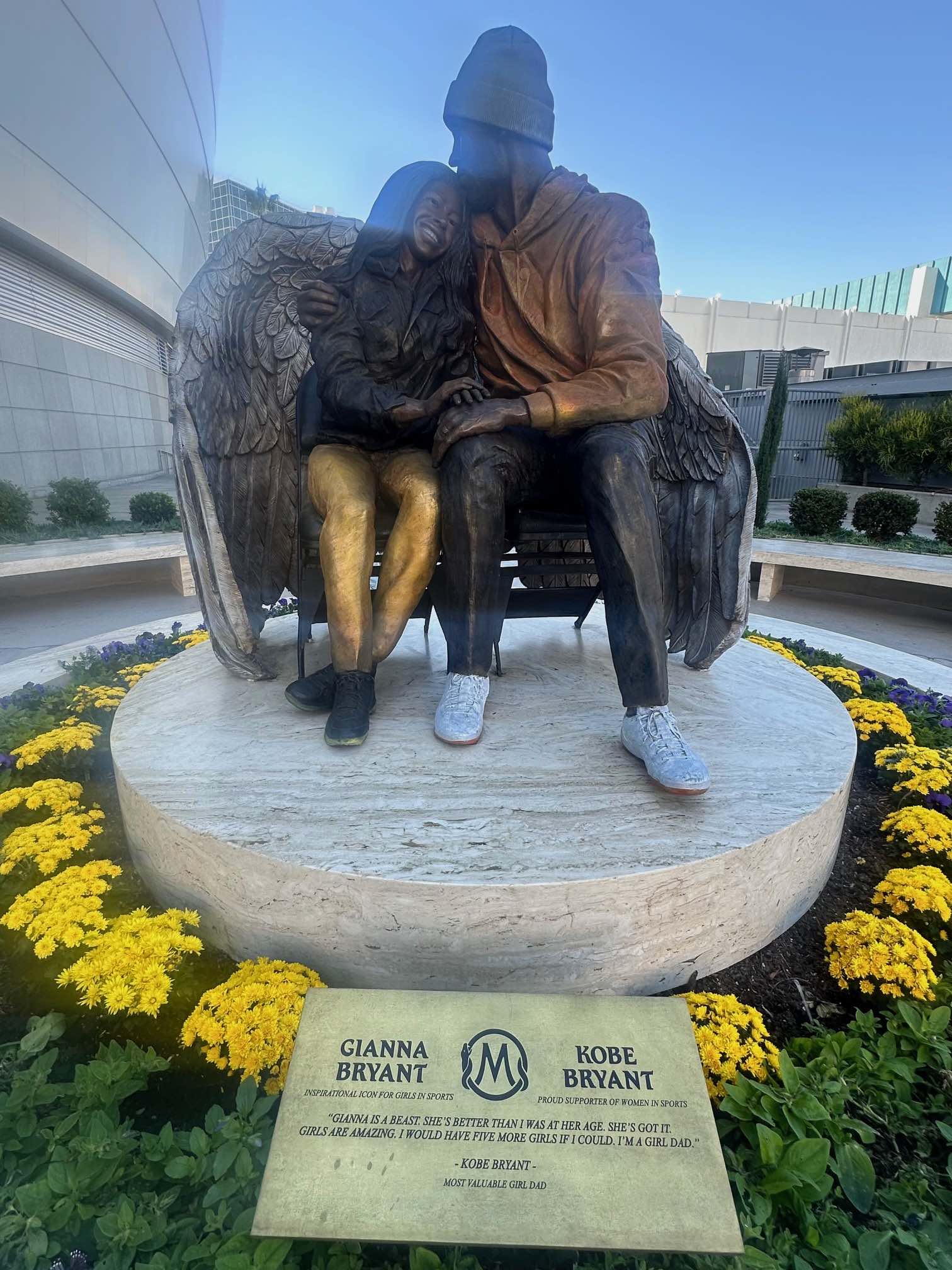 An image of the new Kobe and Gigi Bryant statue.