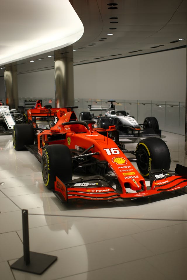 An image of an F1 car.