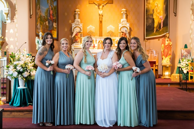 An image of a bride and her bridesmaids.