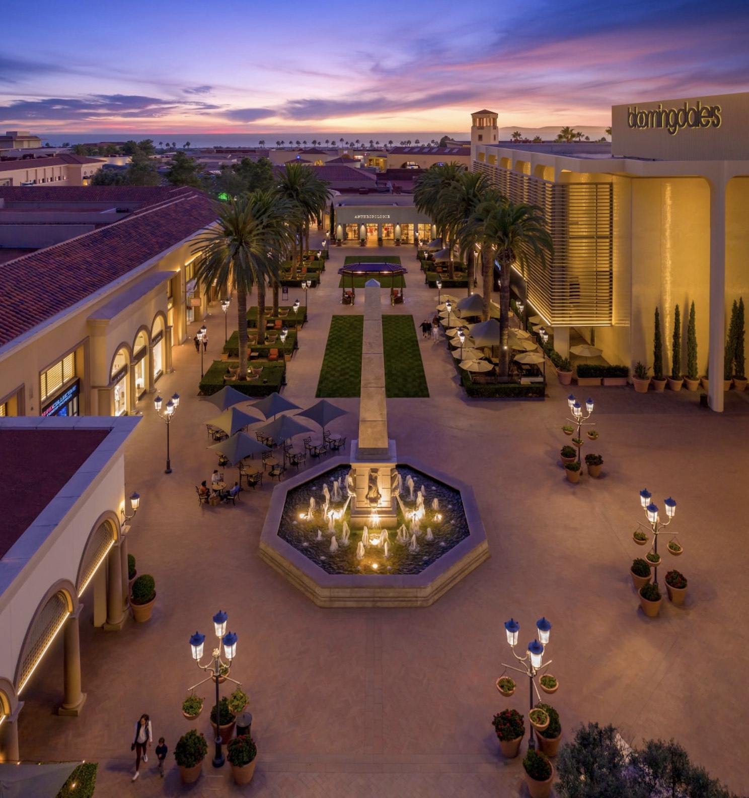 A birdseye image of Fashion Island.