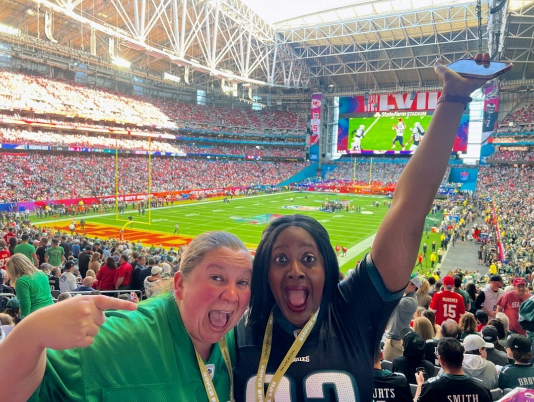 An image of lifestyle blogger Ariel at Super Bowl LVII.