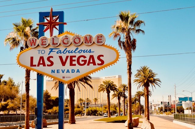 An image of the Las Vegas sign.