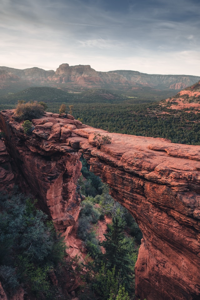 An image of the red rocks of Sedona.