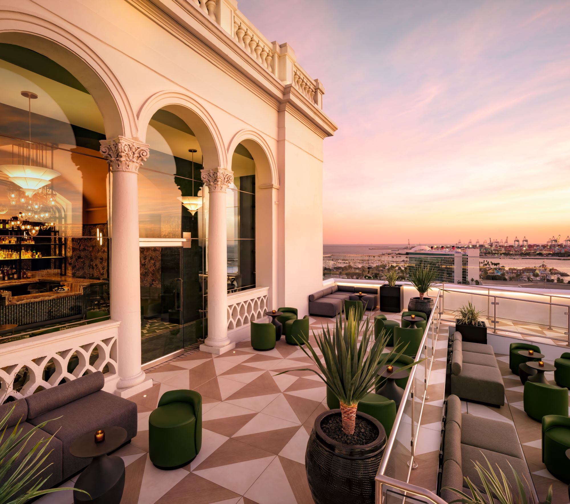 An image of the Halo rooftop at Fairmont Breakers Long Beach.