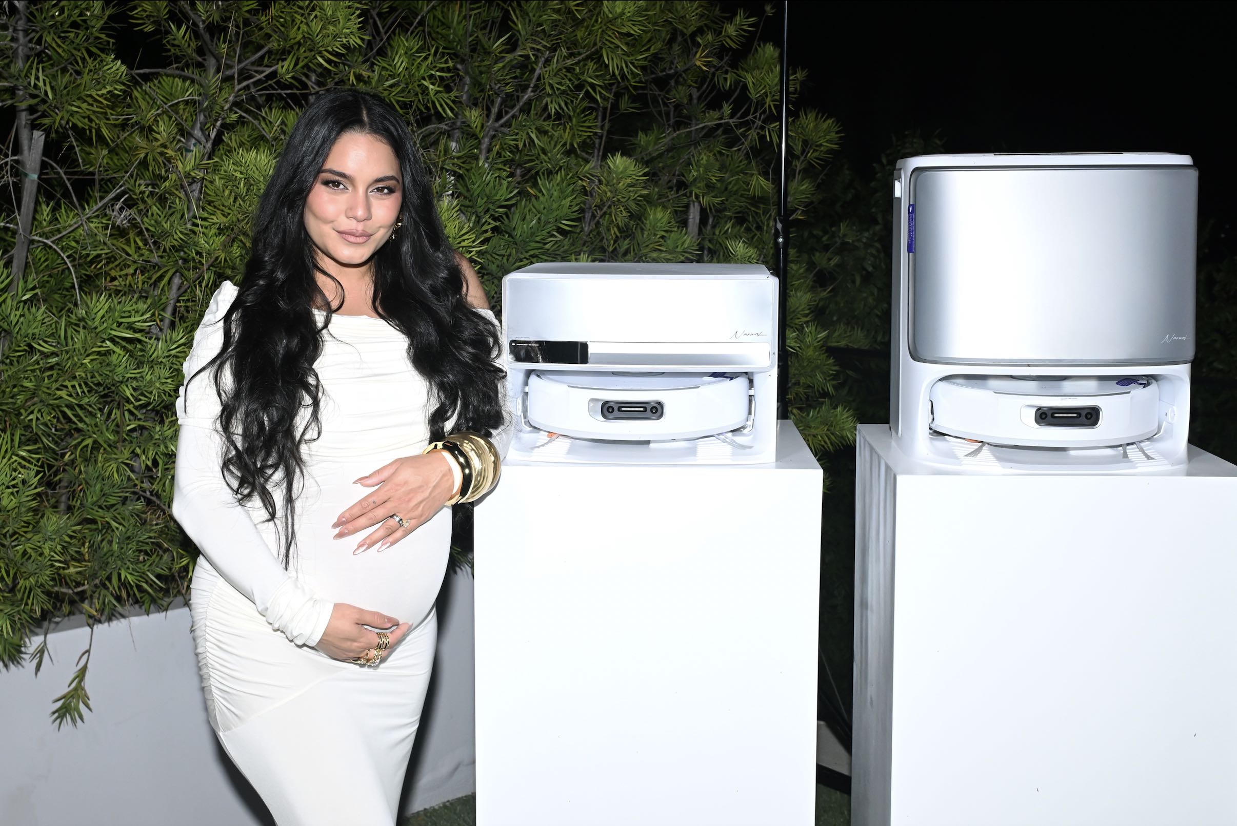 A stunning and very pregnant Vanessa Hudgens with Narwal robots