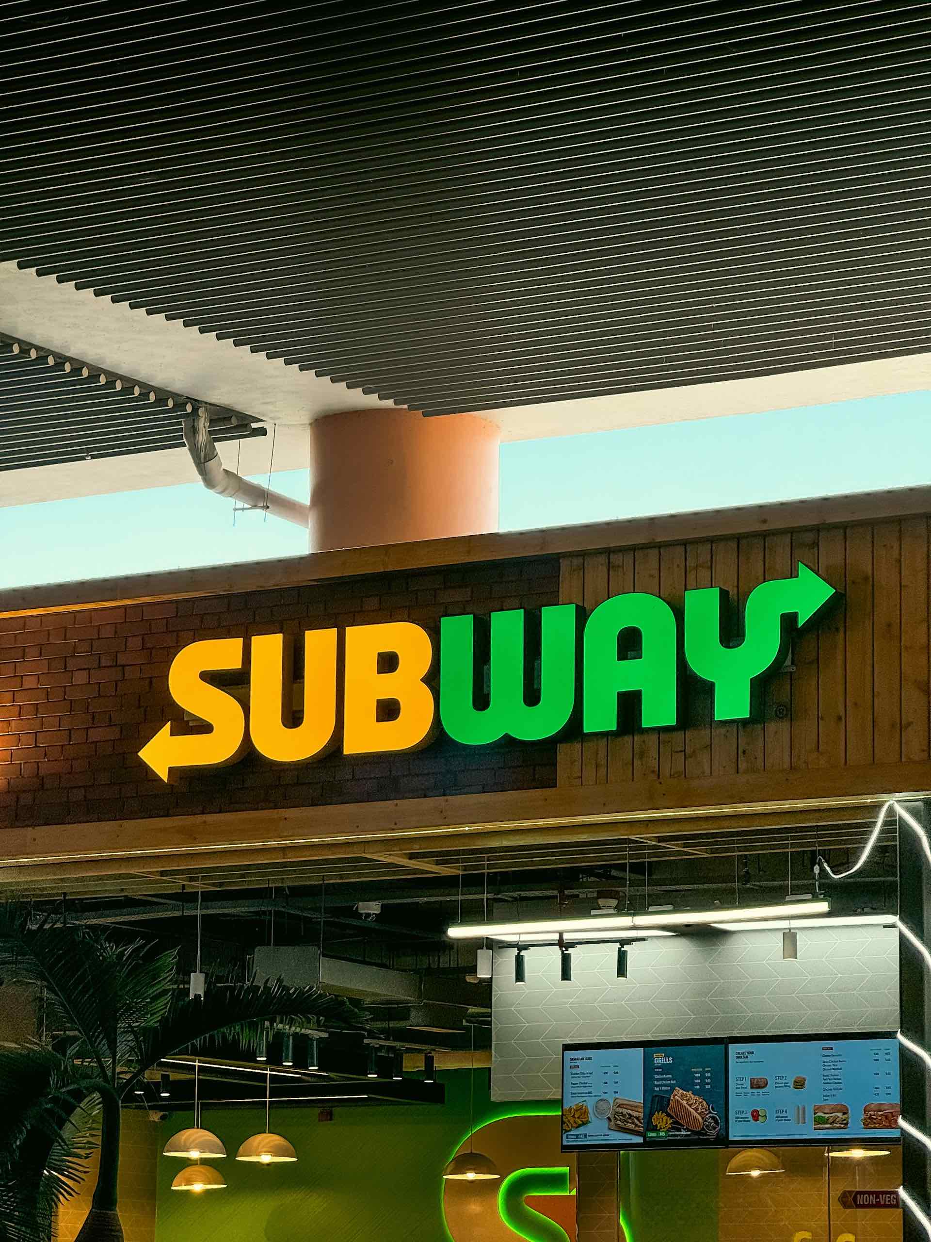 An image of a Subway restauarnt.