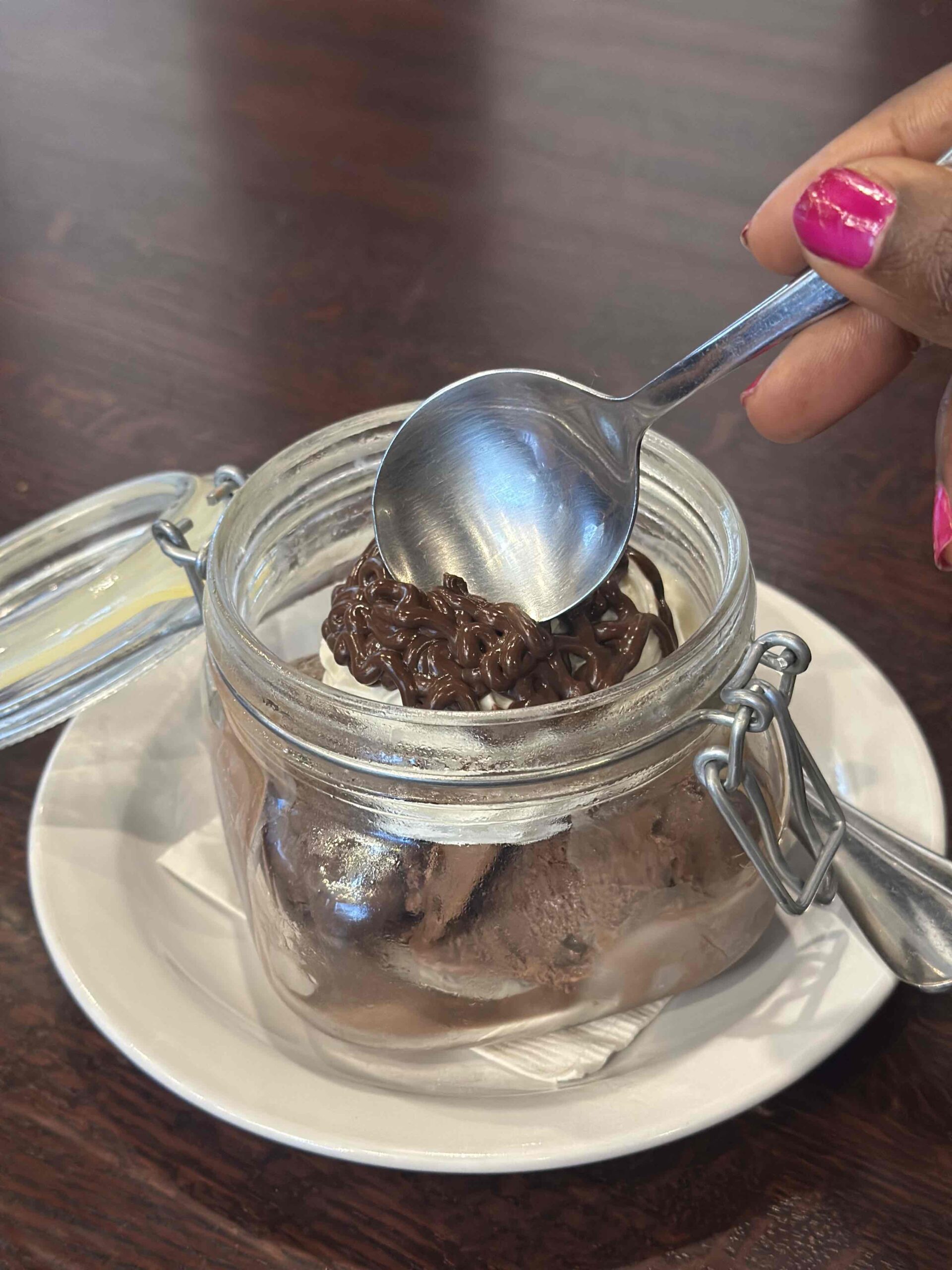 An image of a jar of chocolat Liegeois.