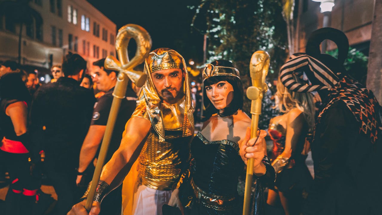 An image of people dressed in Halloween costumes for a Hollywood bar crawl.