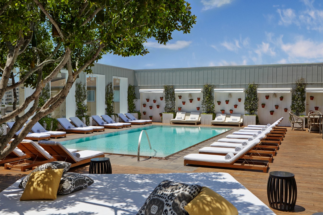 an image of the pool at Skybar.