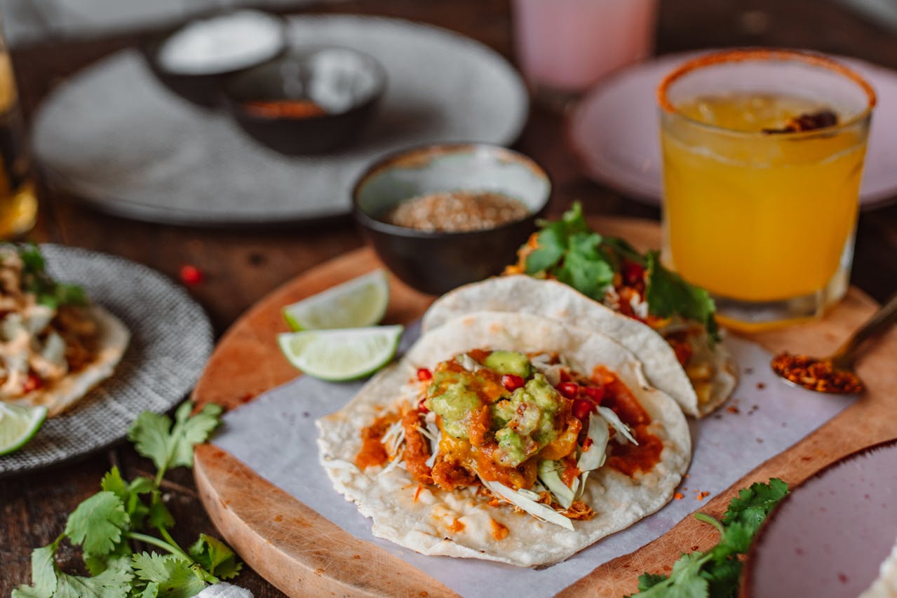 An image of a plate of tacos.