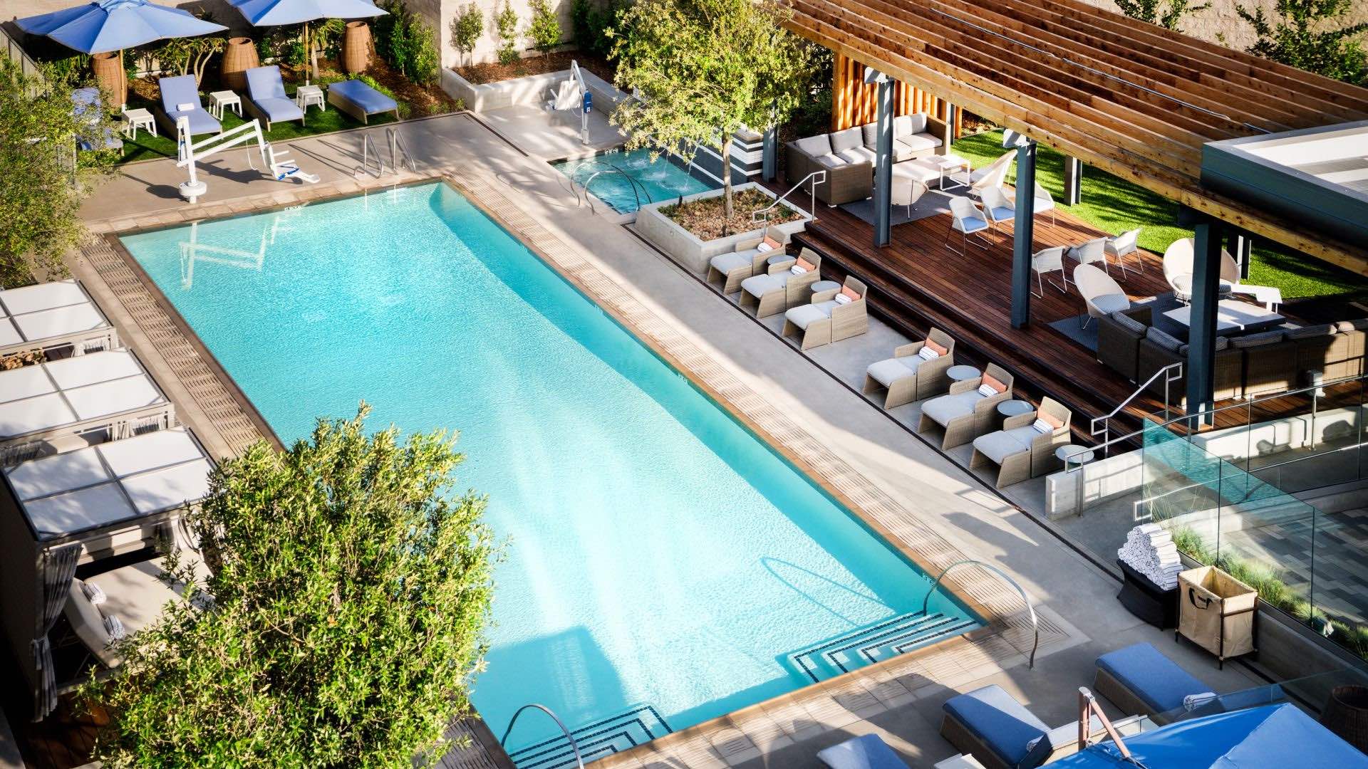 An image of the pool at Hotel Nia.