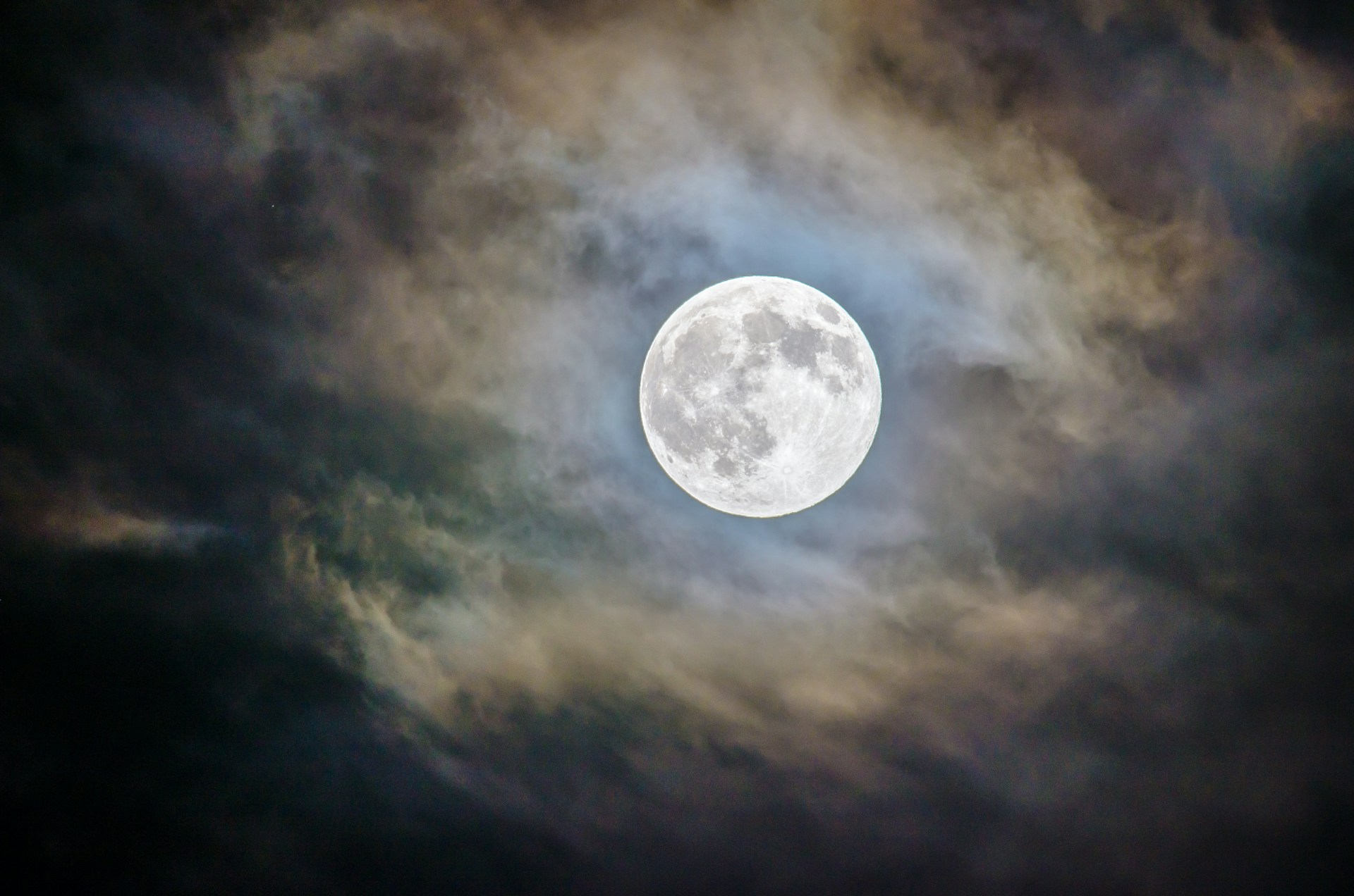 An image of a full moon.
