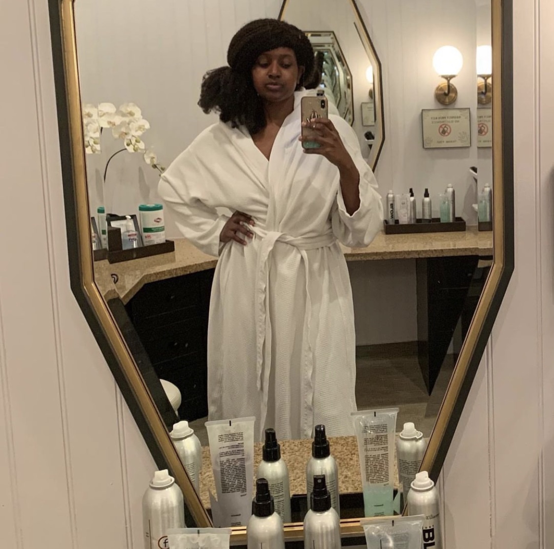 An image of lifestyle blogger Ariel at Burke Williams day spa.
