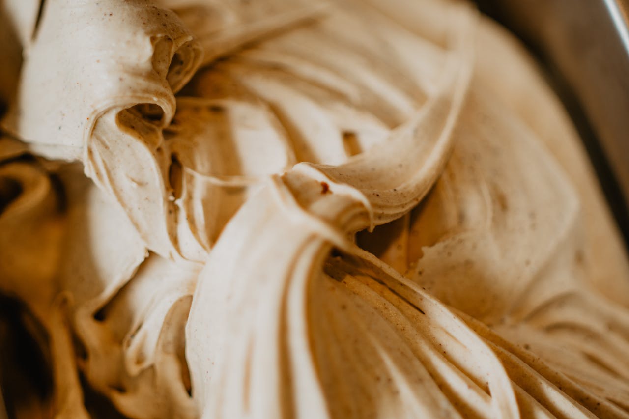 An image of whipped vanilla icing.