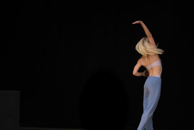 An image of a female dancer.