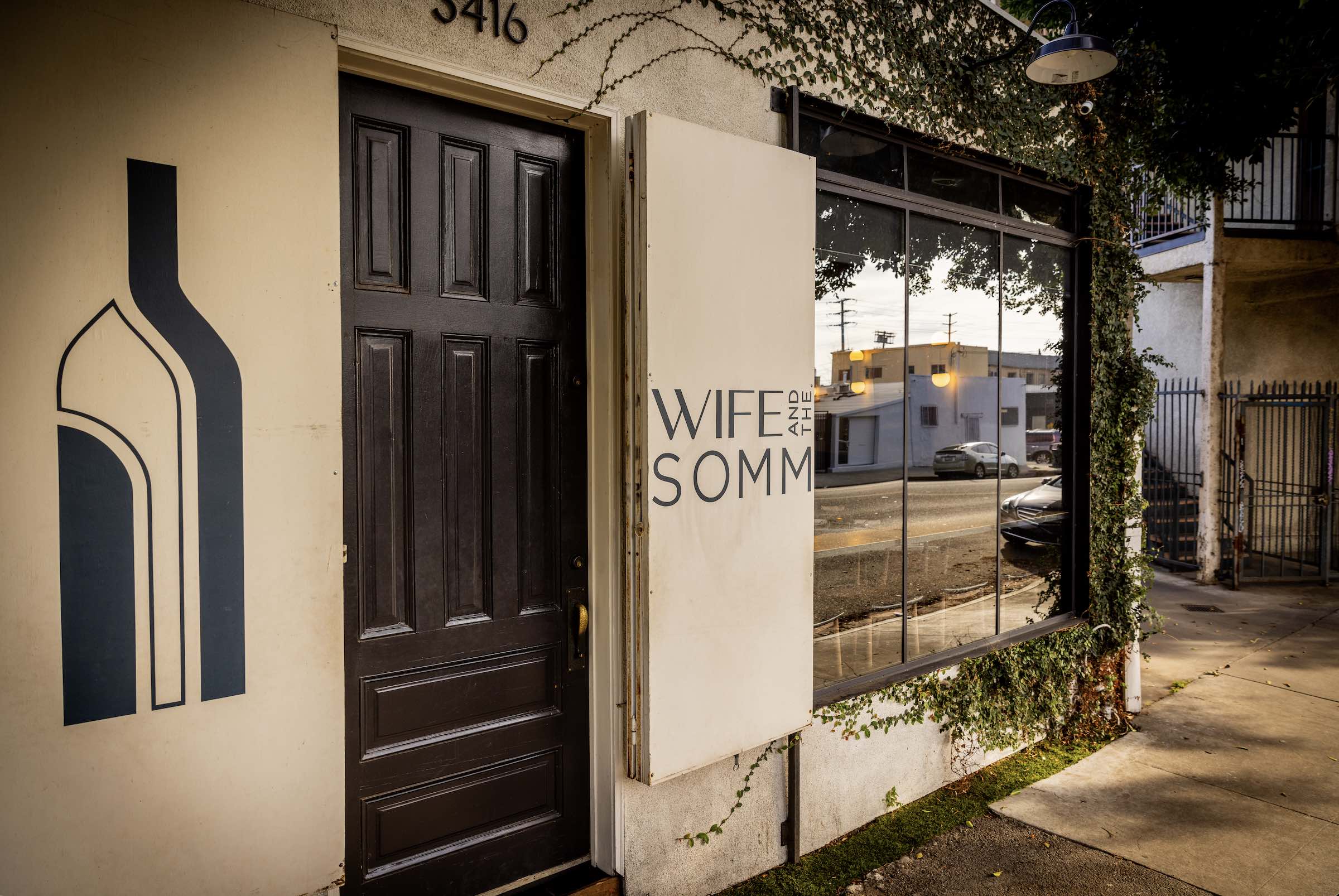 An image of the outside of Glasell Park restaurant, Wife and the Somm.