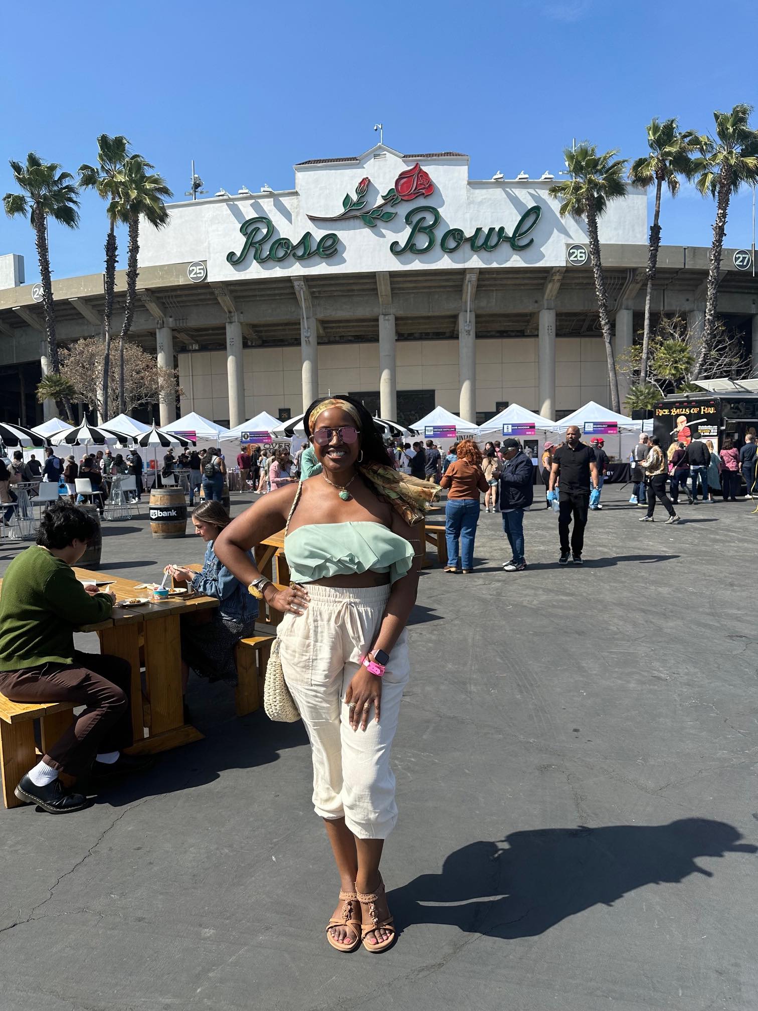 An image of lifestyle blogger Ariel Johns at The Rose Bowl.