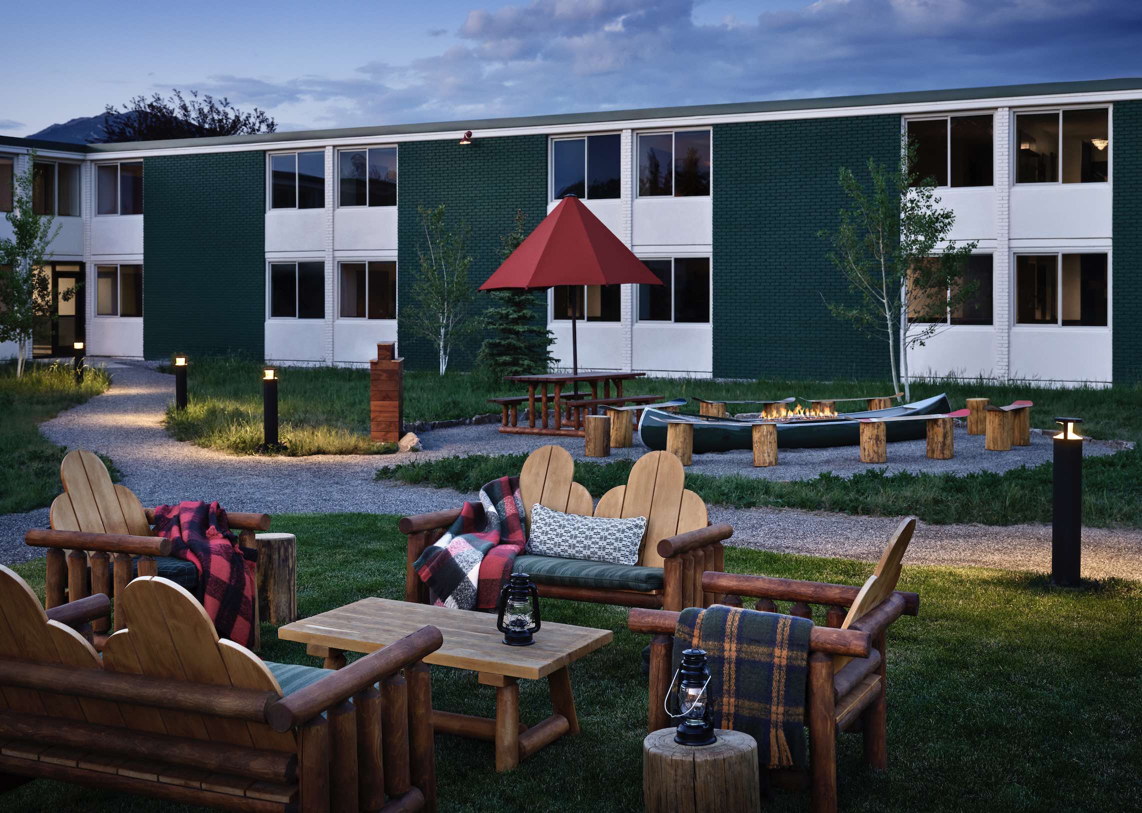 An image of the exterior of Field & Stream Lodge Bozeman. 