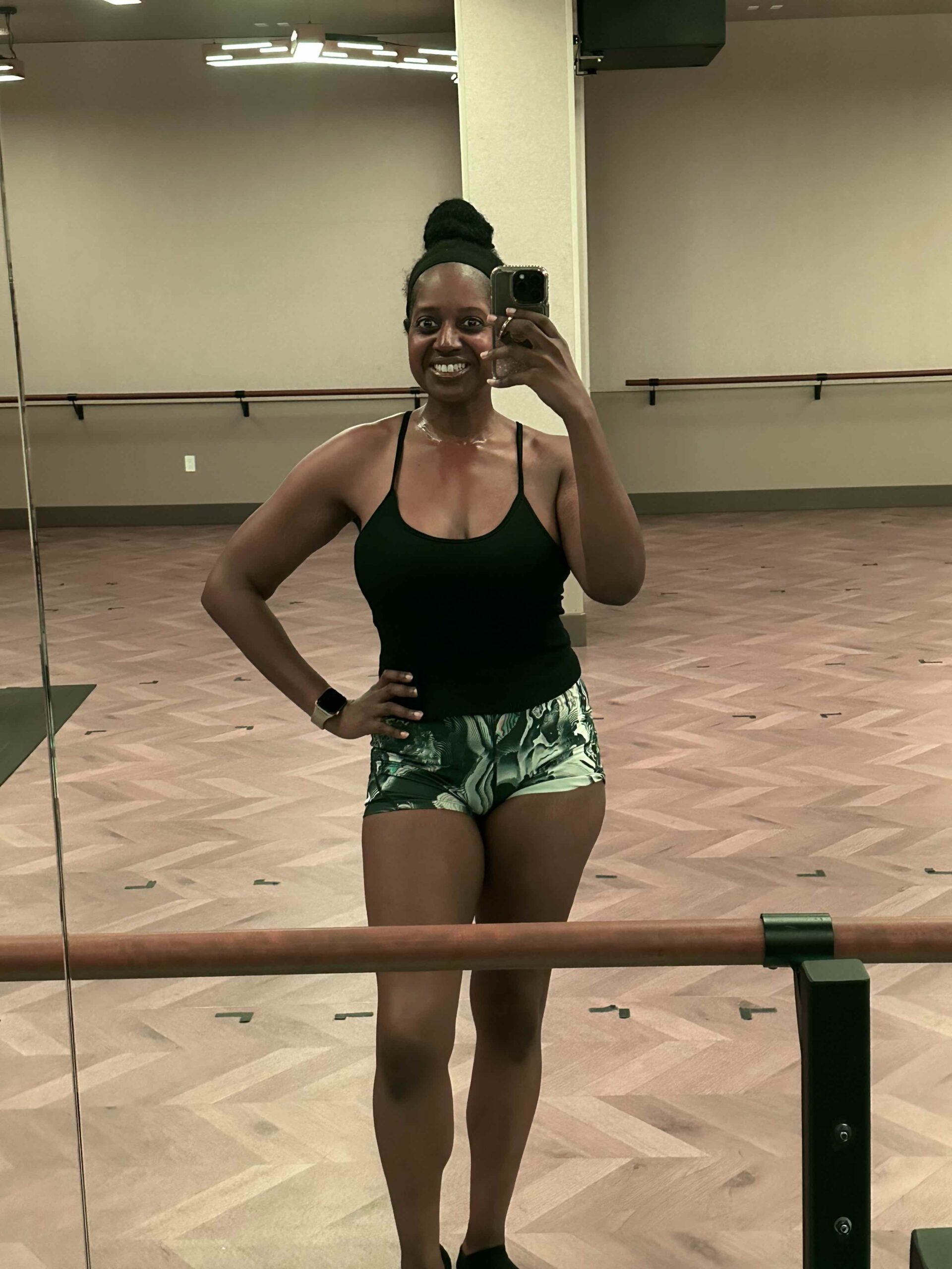 An image of lifestyle blogger Ariel sweating after a class at TruFusion.