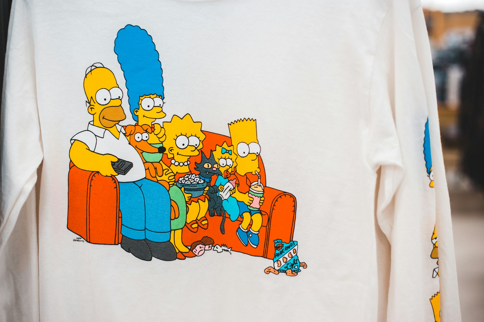 AN image of a Tshirt with The Simpsons.