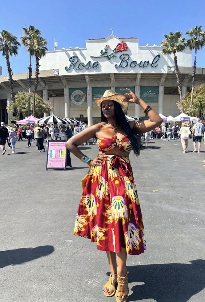 An image of lifestyle blogger Ariel Johns at the Rose Bowl