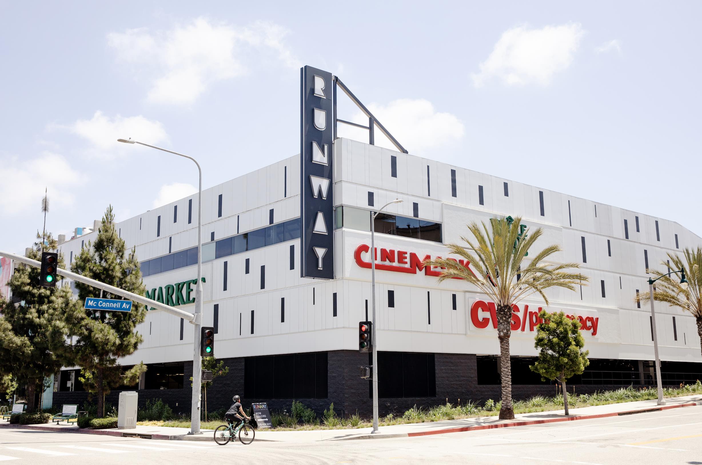 An image of RUNWAY Playa Vista (RUNWAY), the Westside’s premier mixed-use destination