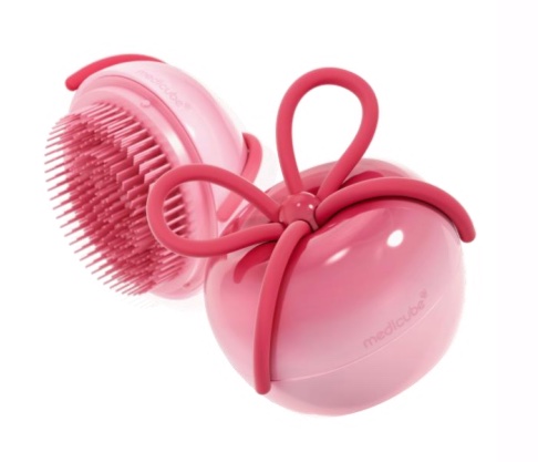 An image of the new FOREVER CHERRY limited-edition Glass Hair Brush 