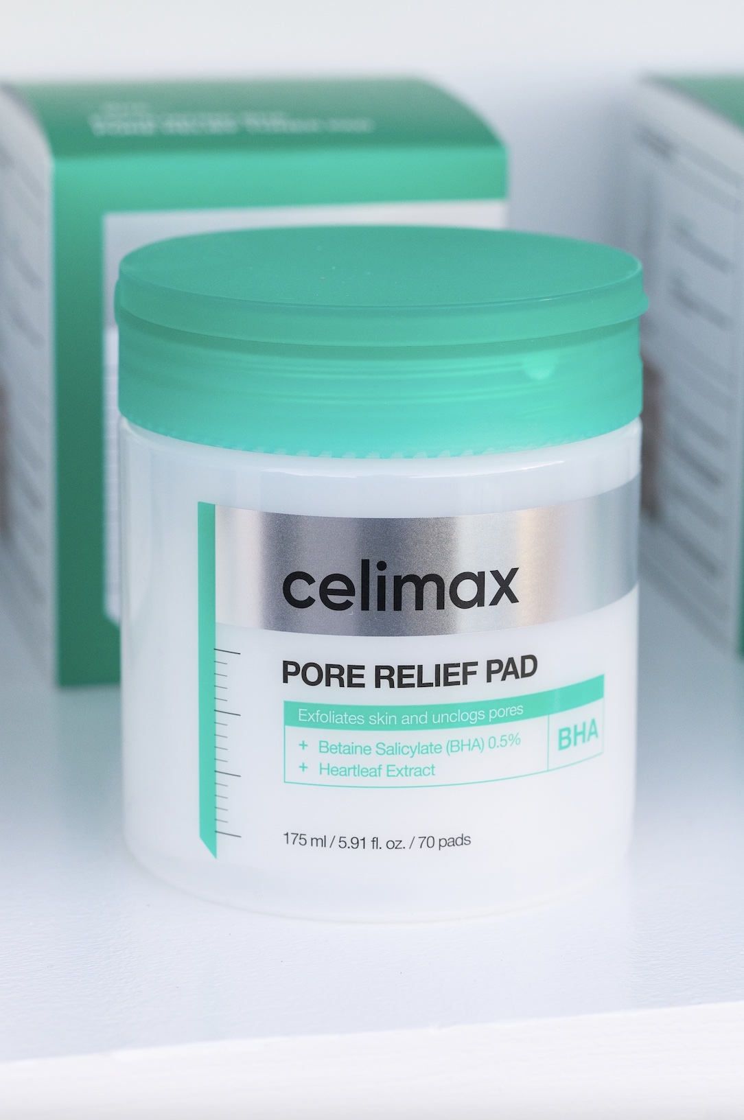 An image of Celimax's exfoliating pads.